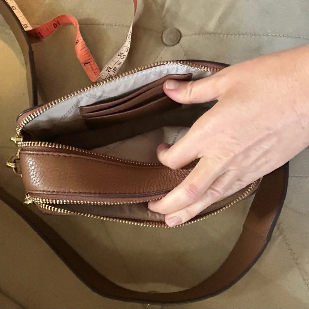 Michael Kors Jet Set Small Double Zip Camera Bag Studded Leather Purse Bag - Picture 6 of 8